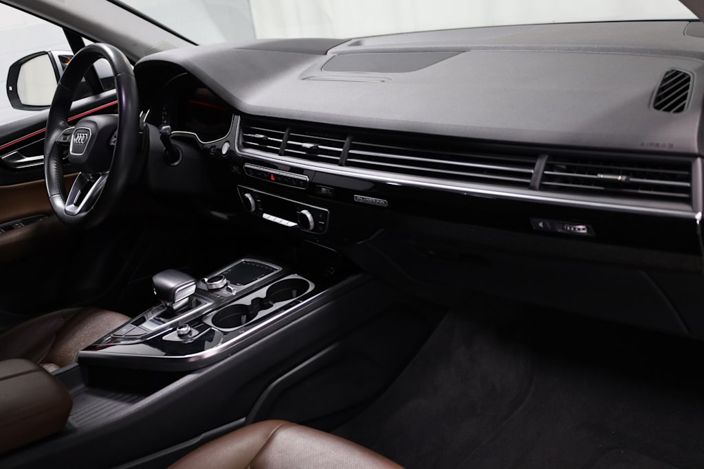 Thumbnail: 2019 Audi Q7 - 10
