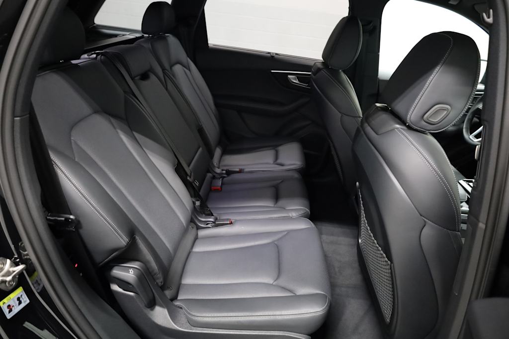 Thumbnail: 2025 Audi Q7 - 46