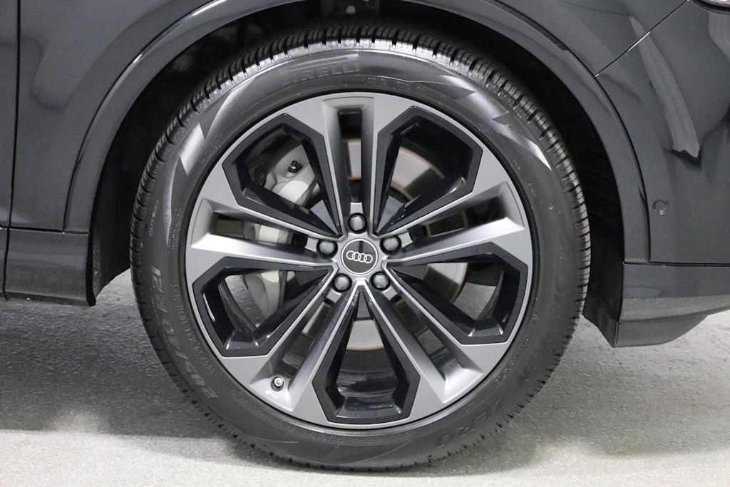 Thumbnail: 2025 Audi Q7 - 31