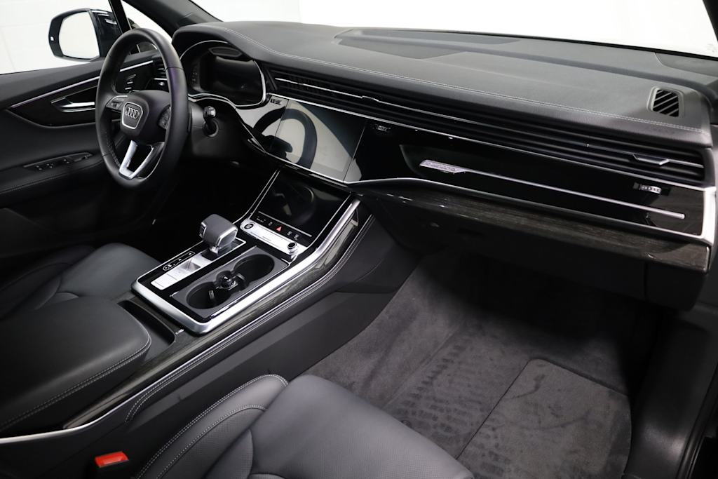 Thumbnail: 2025 Audi Q7 - 9