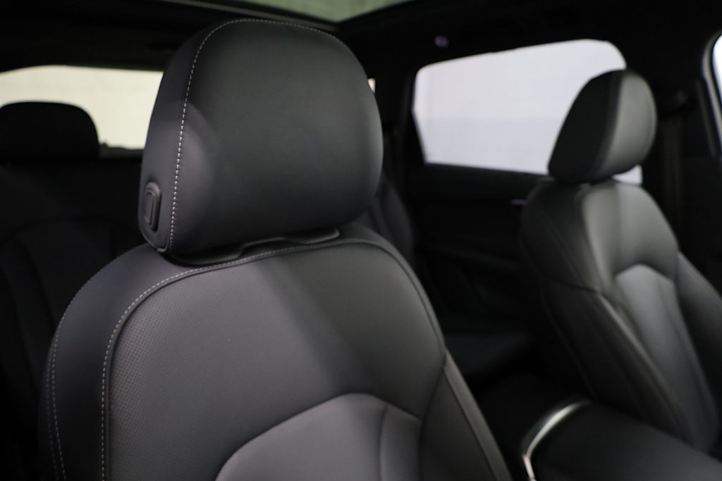 Thumbnail: 2025 Audi Q7 - 11