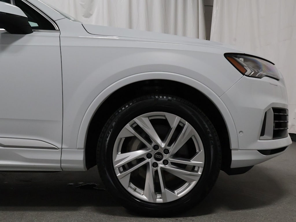 Thumbnail: 2023 Audi Q7 - 8