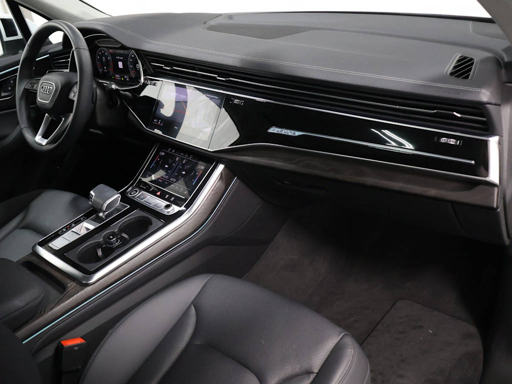 Thumbnail: 2023 Audi Q7 - 10