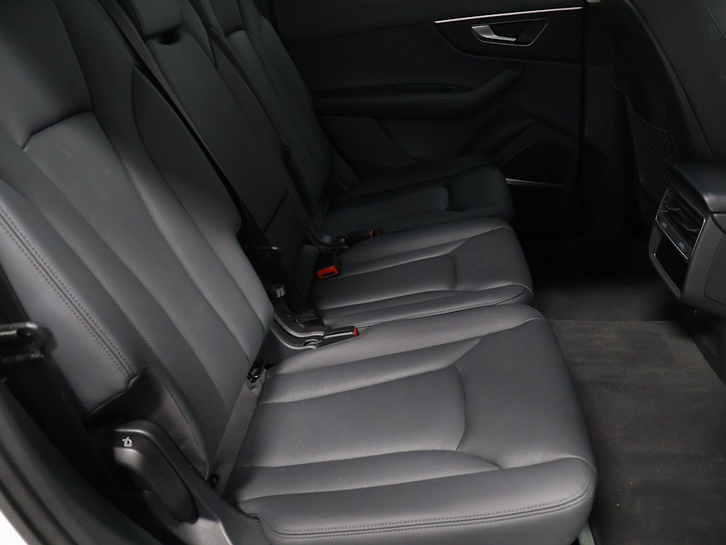 Thumbnail: 2023 Audi Q7 - 39