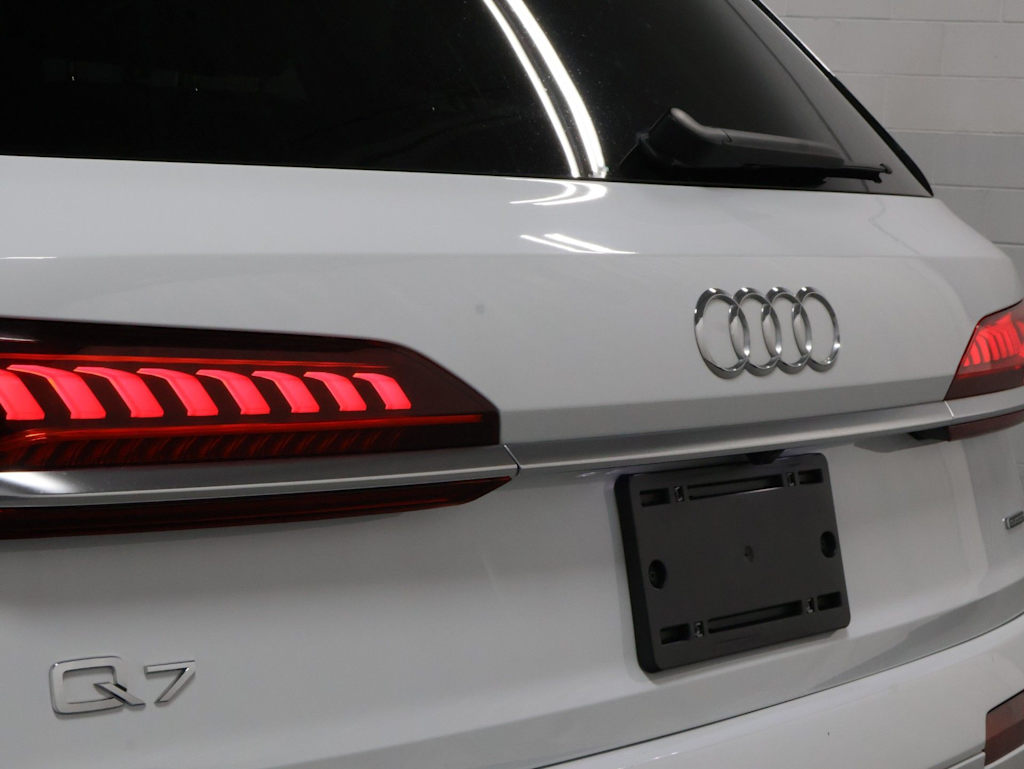 Thumbnail: 2023 Audi Q7 - 22