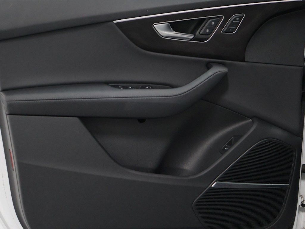 Thumbnail: 2023 Audi Q7 - 28