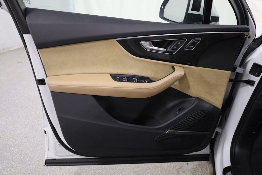 Thumbnail: 2021 Audi Q7 - 27