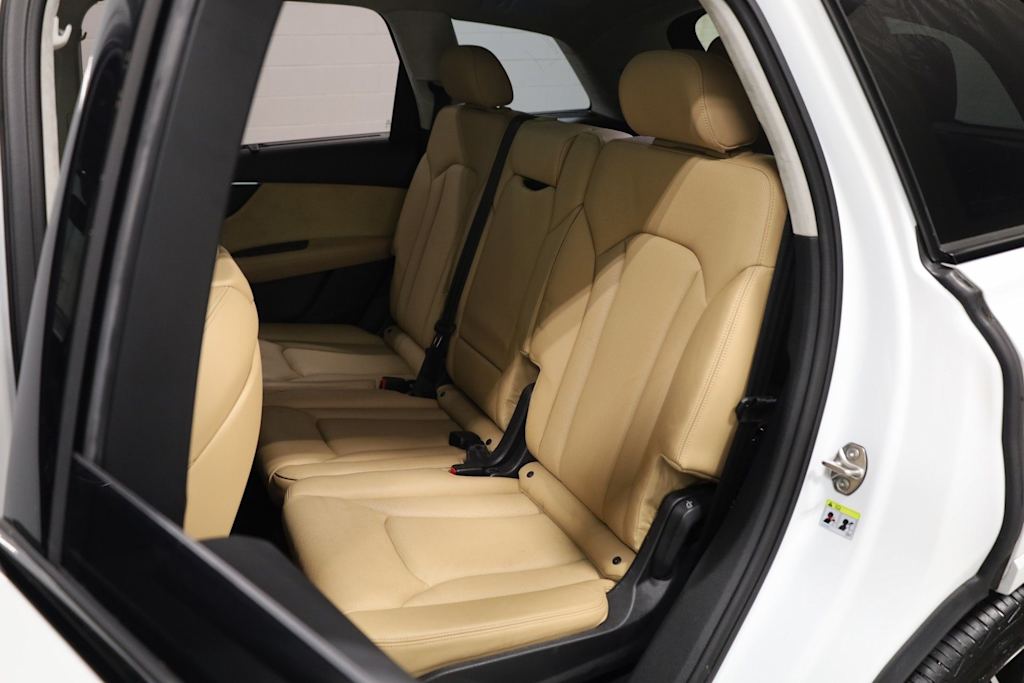 Thumbnail: 2021 Audi Q7 - 13