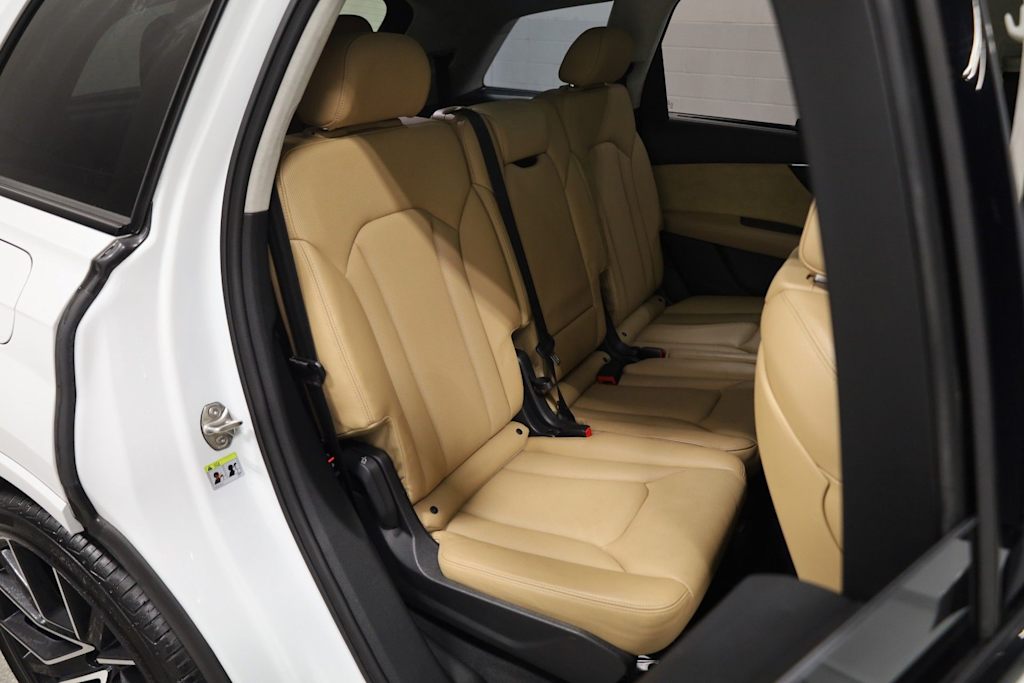 Thumbnail: 2021 Audi Q7 - 39