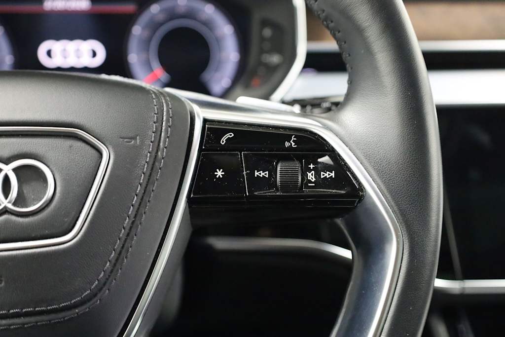 Thumbnail: 2019 Audi A8 - 32