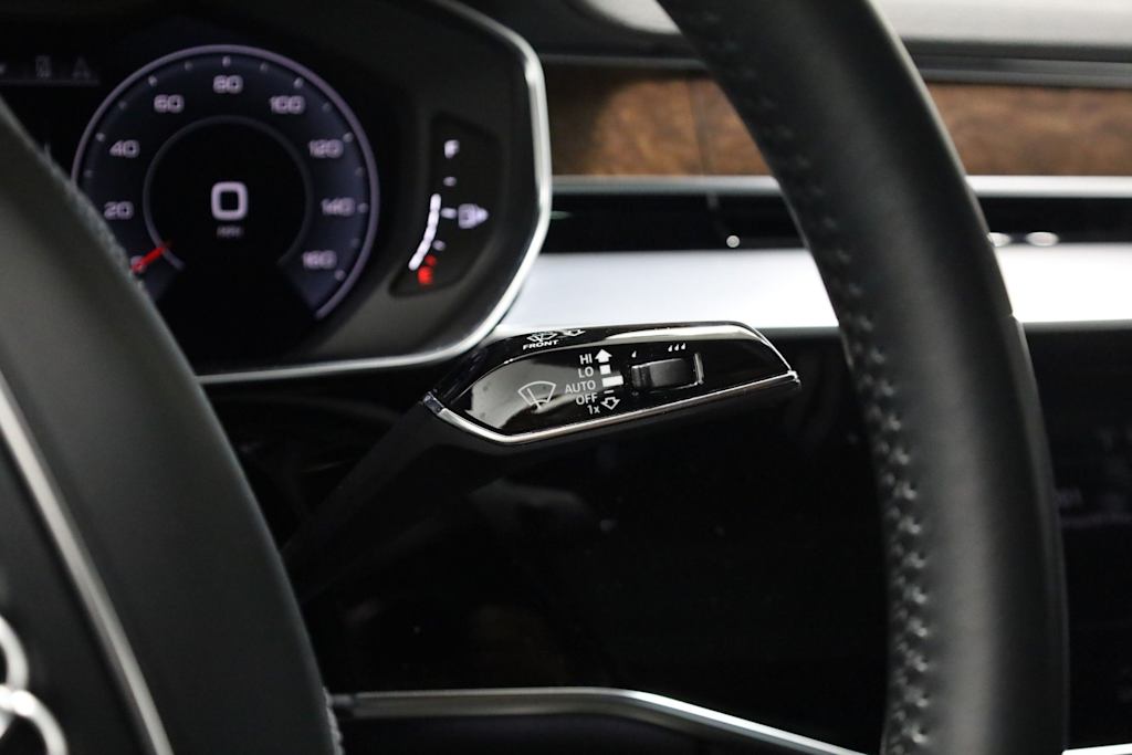 Thumbnail: 2019 Audi A8 - 16