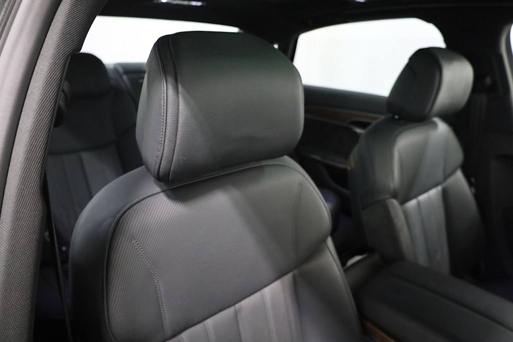 Thumbnail: 2019 Audi A8 - 13