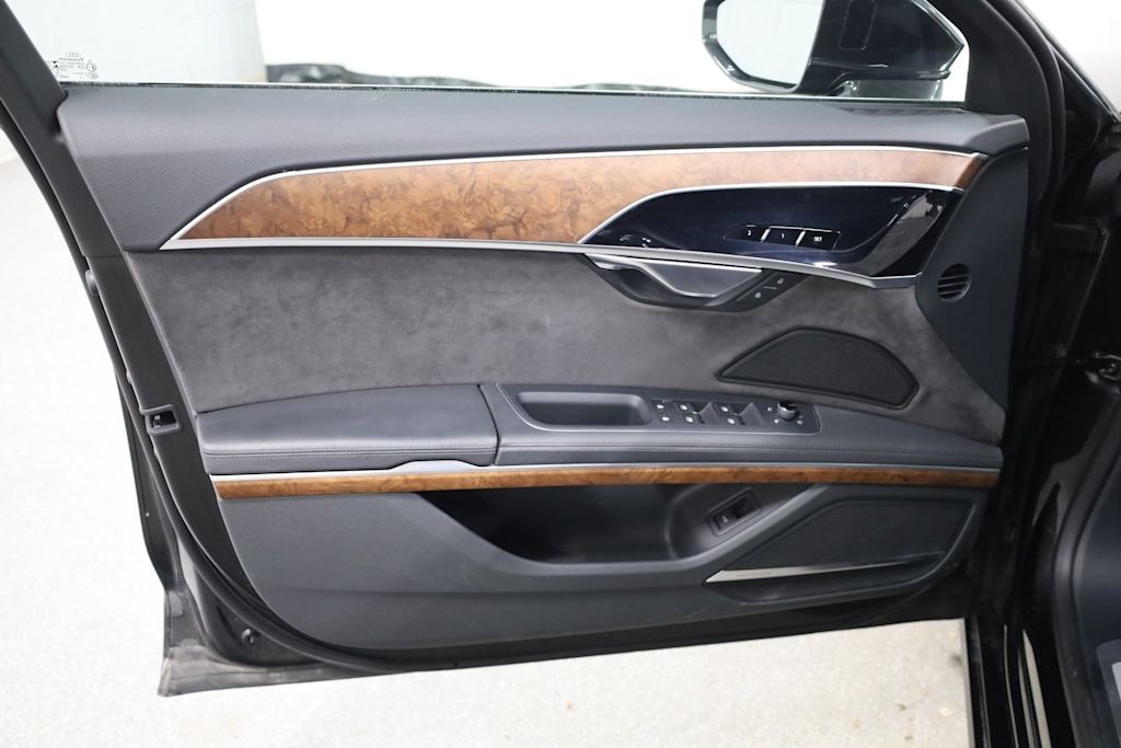 Thumbnail: 2019 Audi A8 - 27