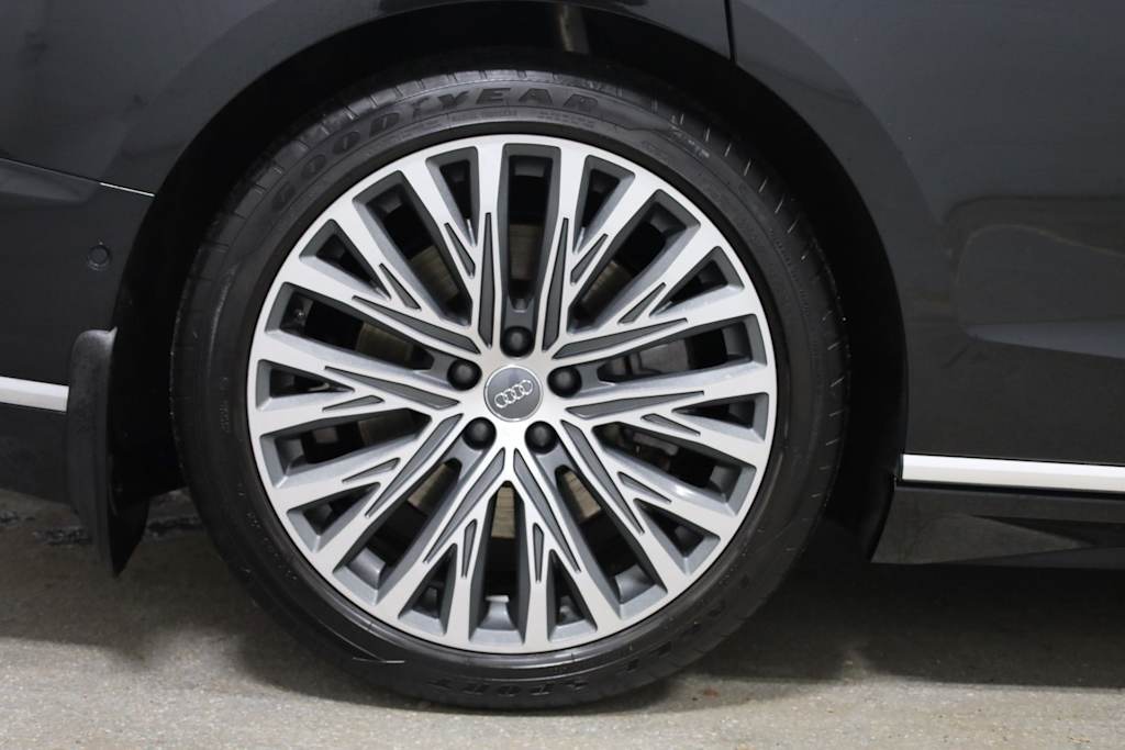 Thumbnail: 2019 Audi A8 - 40