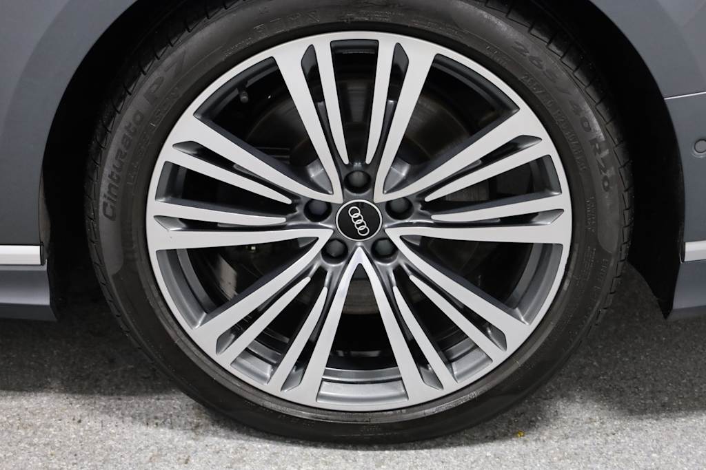 Thumbnail: 2021 Audi A8 - 40