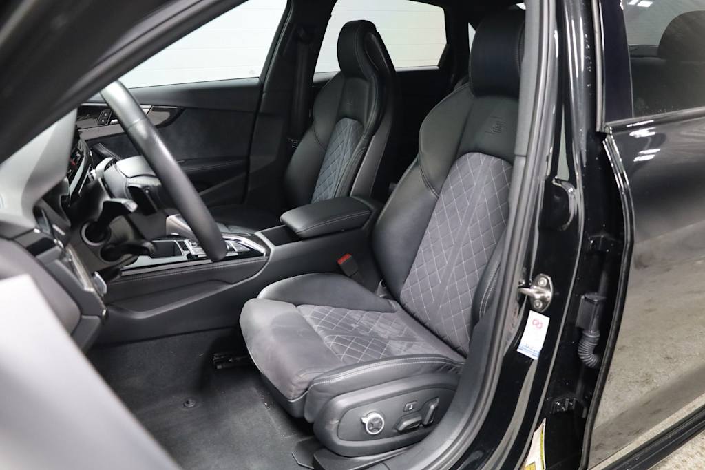 Thumbnail: 2023 Audi S4 - 11