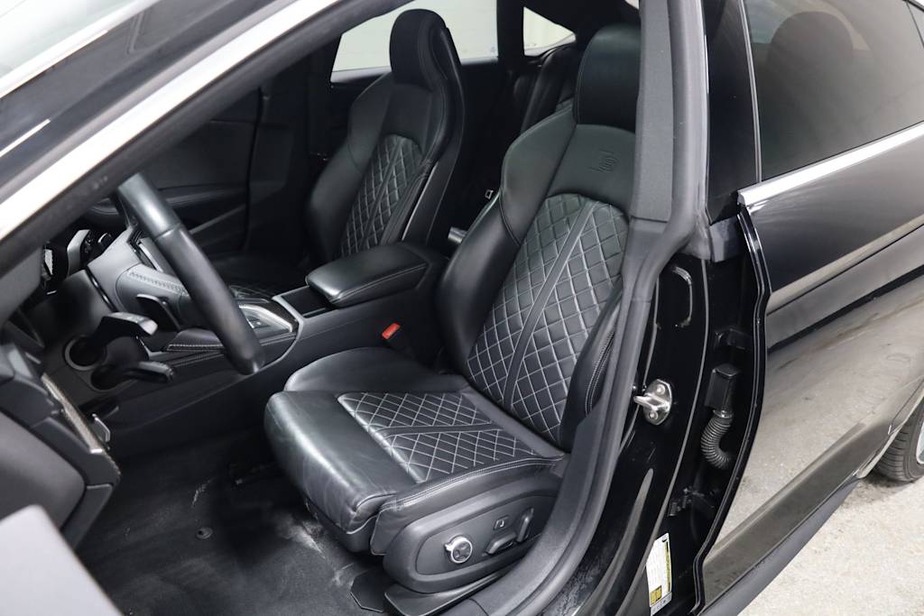 Thumbnail: 2019 Audi S5 - 11