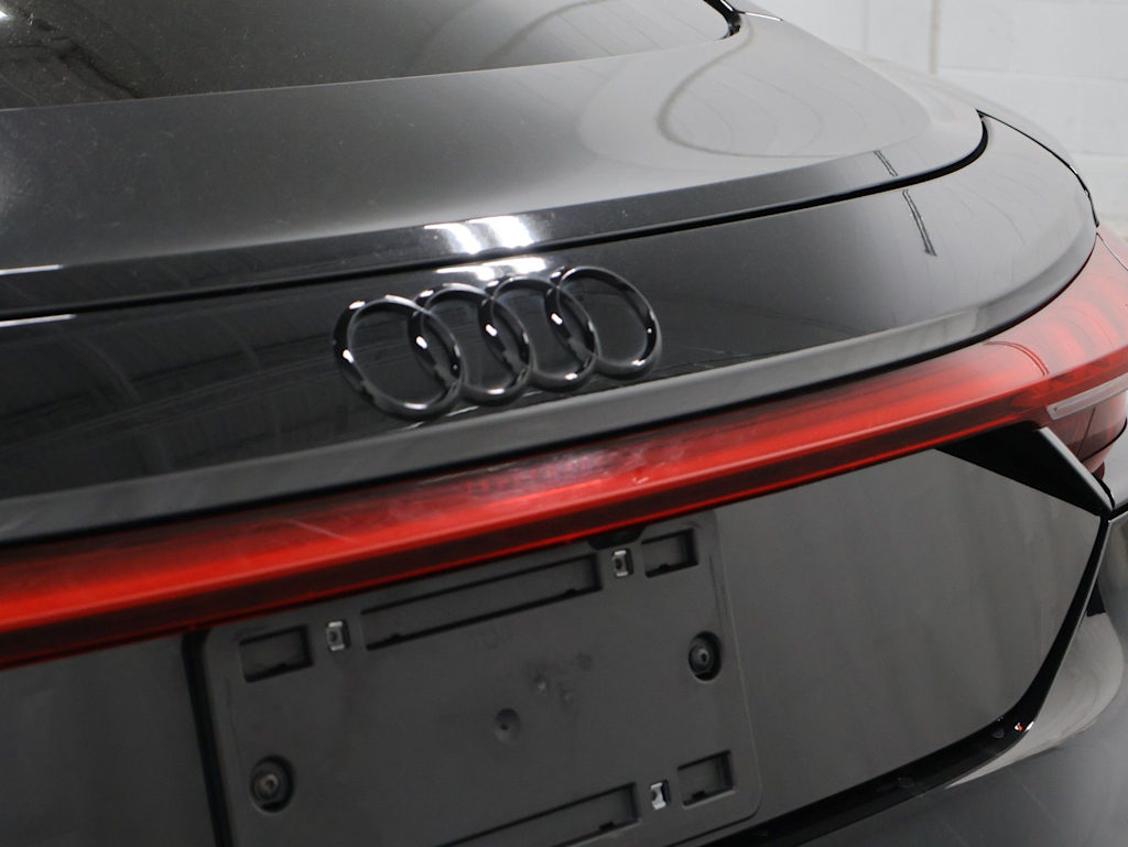 Thumbnail: 2023 Audi e-tron GT - 7