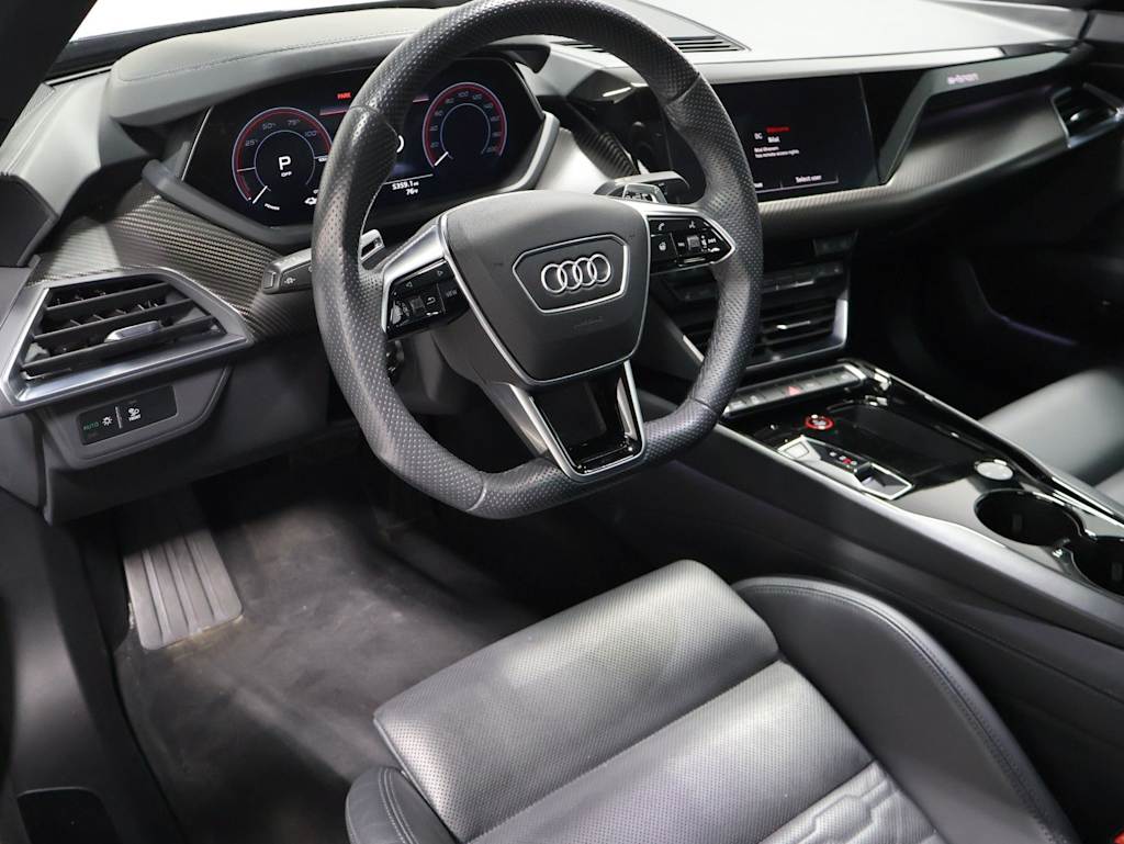 Thumbnail: 2023 Audi e-tron GT - 2