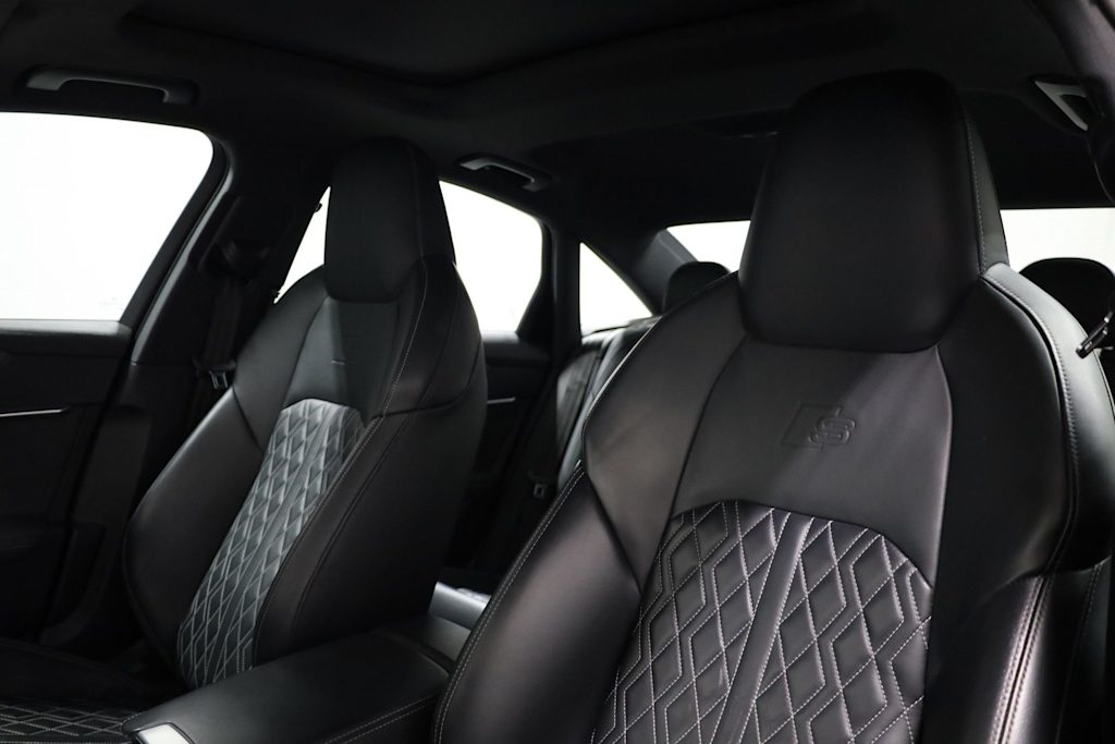 Thumbnail: 2022 Audi S6 - 12