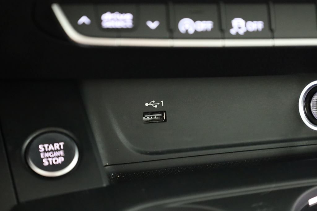 Thumbnail: 2019 Audi A4 - 33