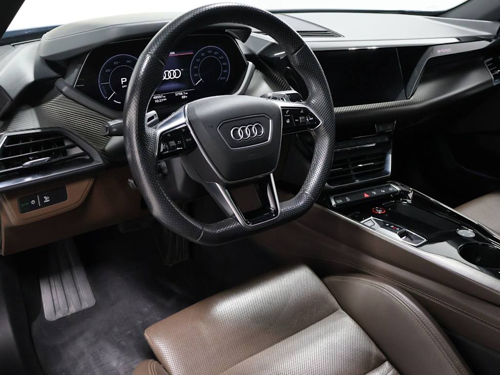 Thumbnail: 2022 Audi e-tron GT - 2
