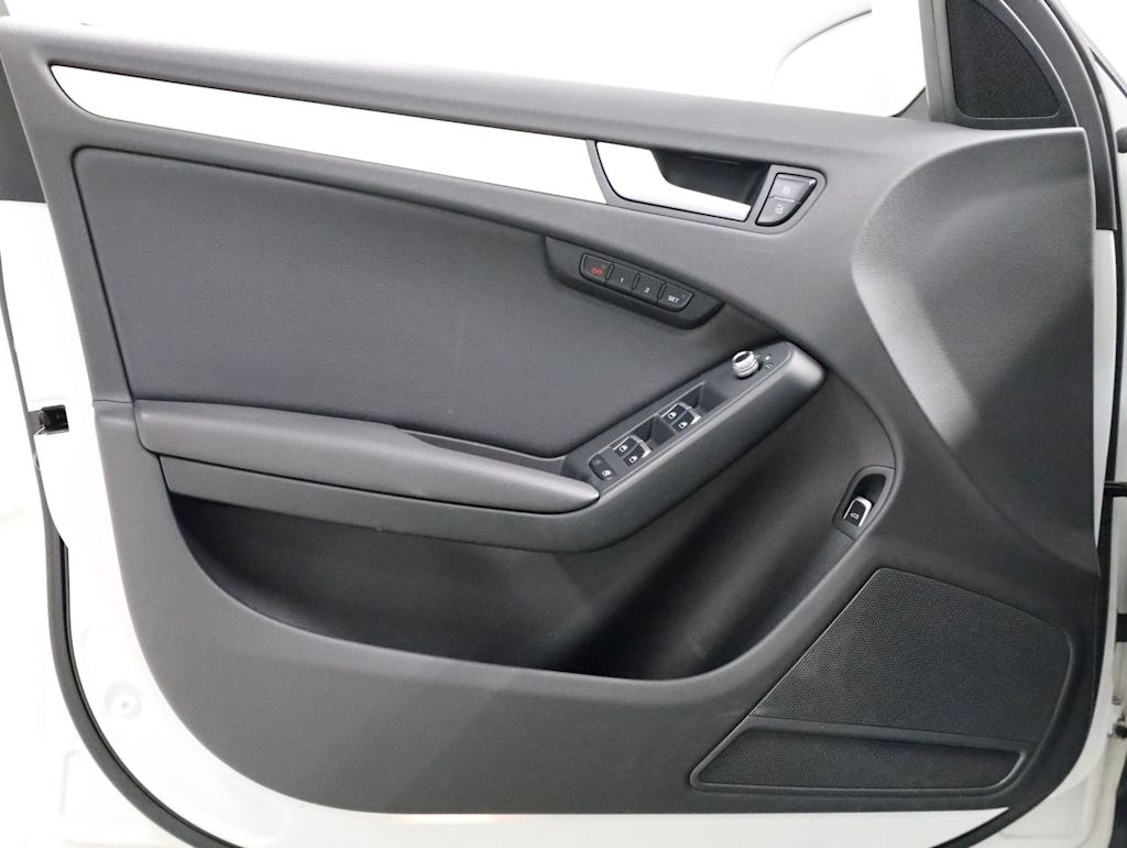 Thumbnail: 2013 Audi A4 - 26