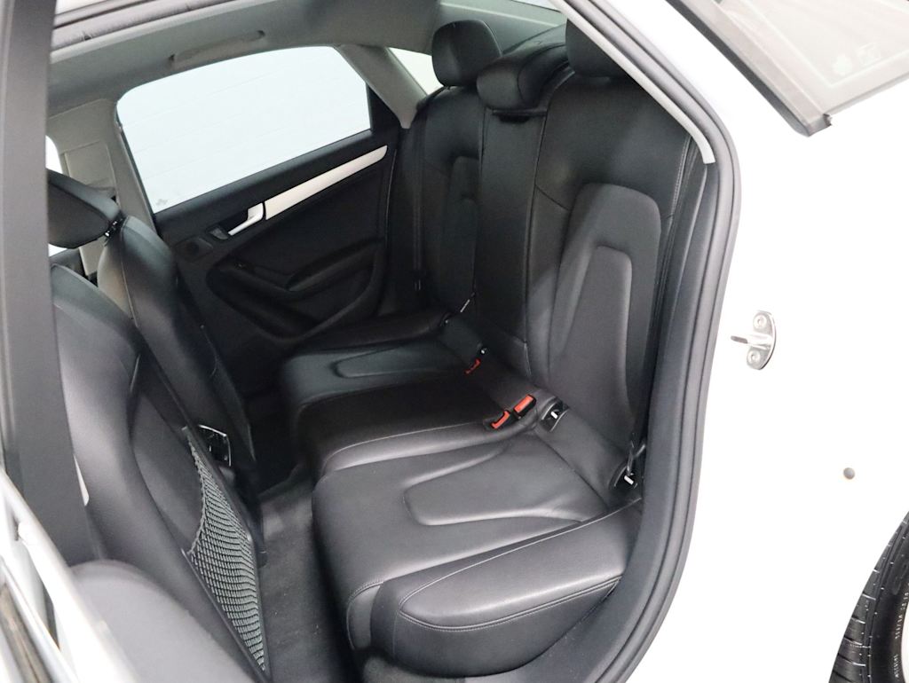 Thumbnail: 2013 Audi A4 - 12