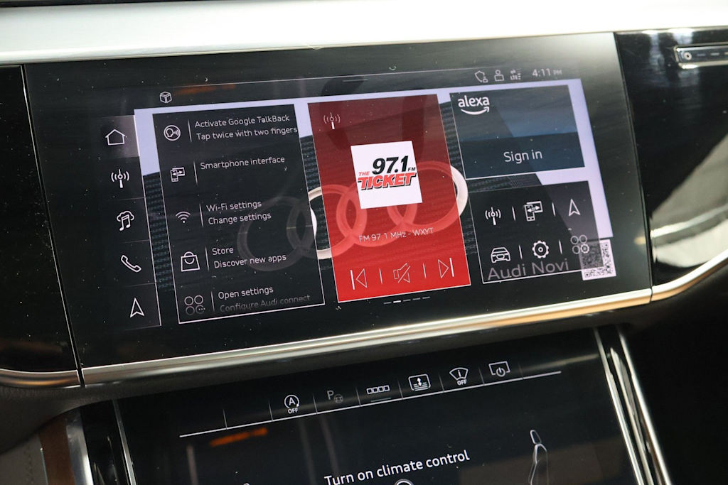 Thumbnail: 2025 Audi A8 - 15