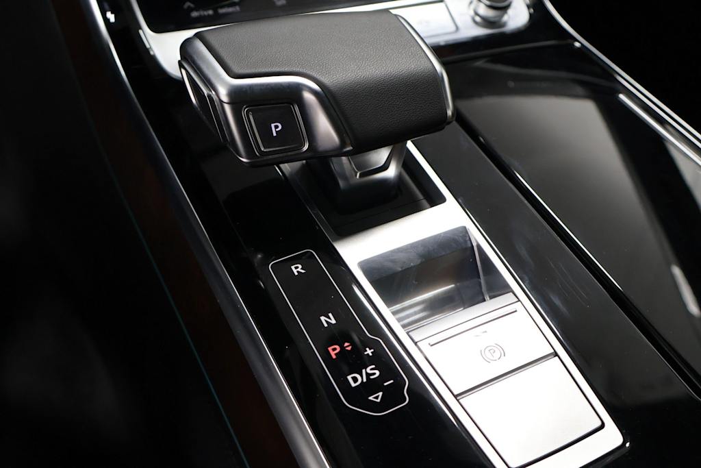 Thumbnail: 2025 Audi A8 - 16