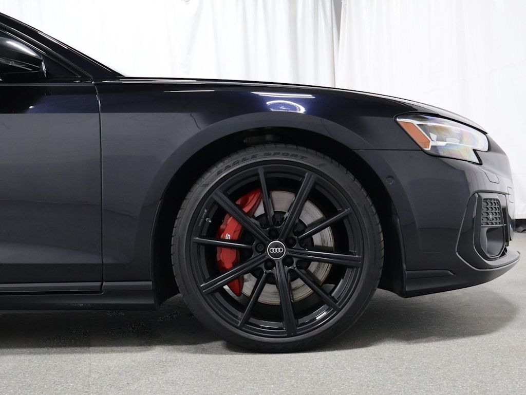 Thumbnail: 2024 Audi S8 - 8