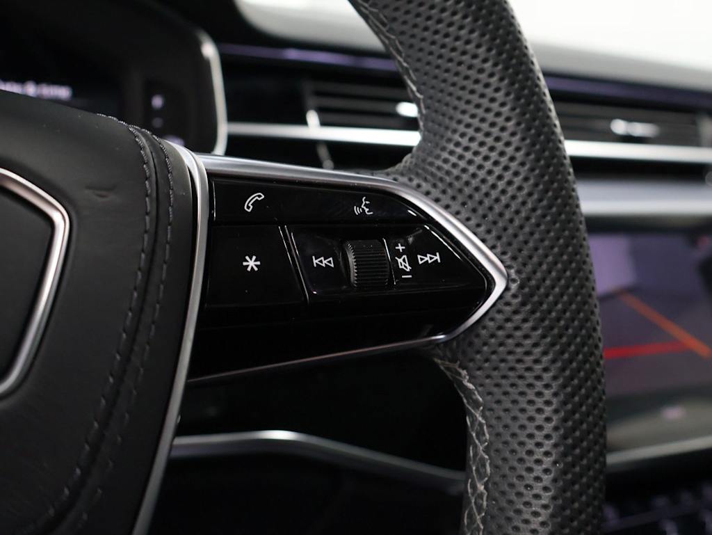Thumbnail: 2024 Audi S8 - 32
