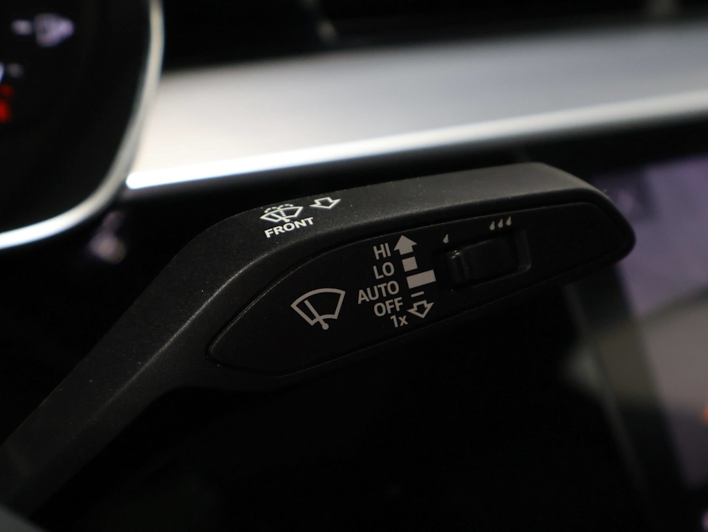 Thumbnail: 2024 Audi S8 - 33