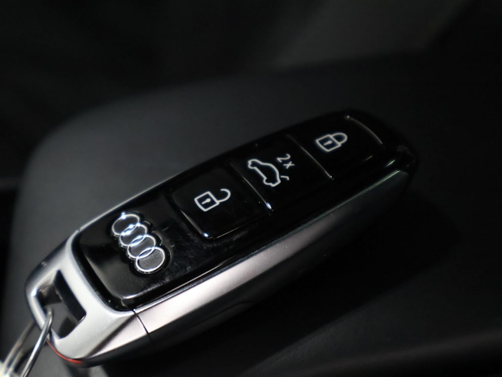 Thumbnail: 2024 Audi S8 - 20