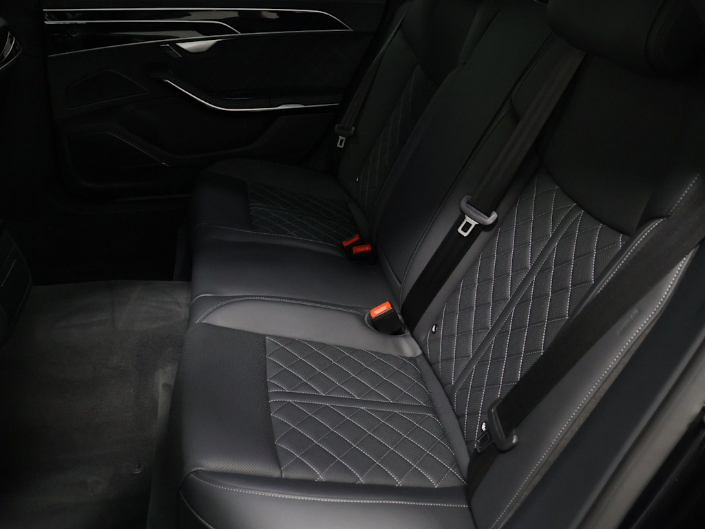 Thumbnail: 2024 Audi S8 - 37