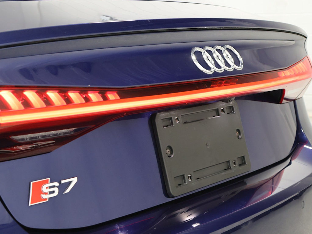 Thumbnail: 2020 Audi S7 - 7
