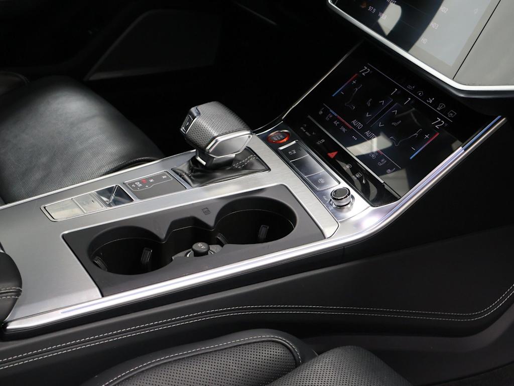 Thumbnail: 2020 Audi S7 - 30