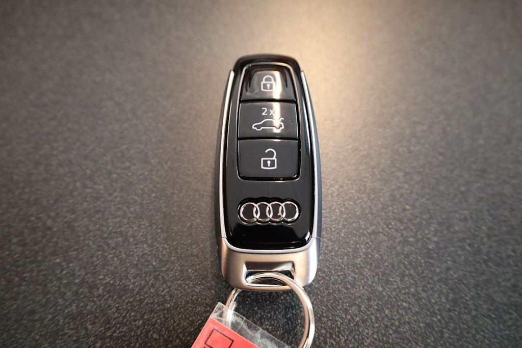 Thumbnail: 2025 Audi S7 - 19