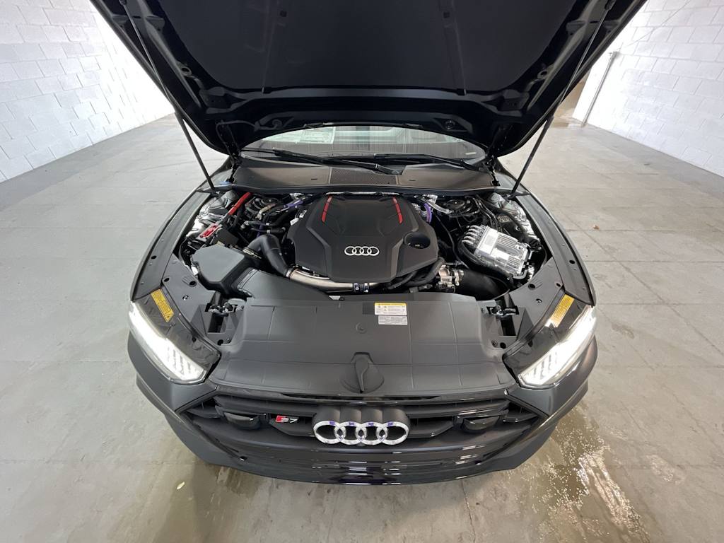 Thumbnail: 2023 Audi S7 - 6