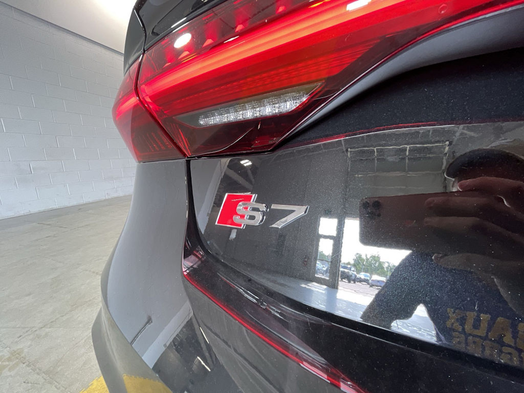 Thumbnail: 2023 Audi S7 - 16