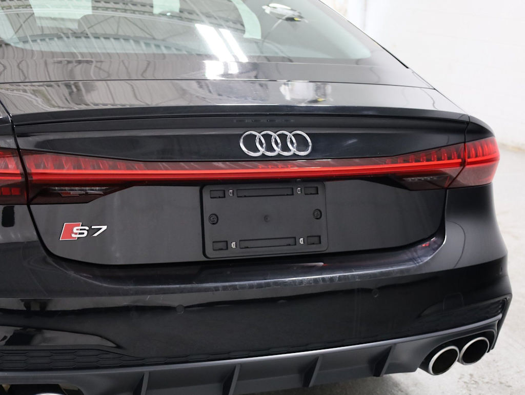 Thumbnail: 2023 Audi S7 - 16