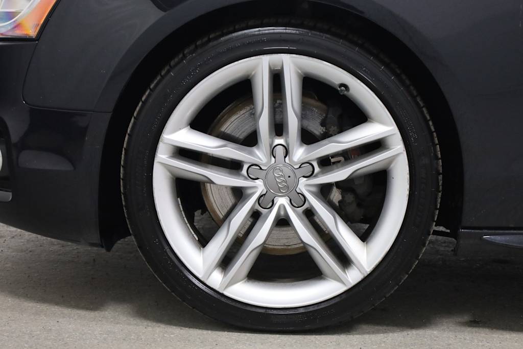 Thumbnail: 2011 Audi S5 - 38