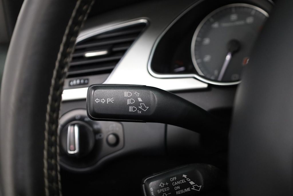 Thumbnail: 2011 Audi S5 - 31