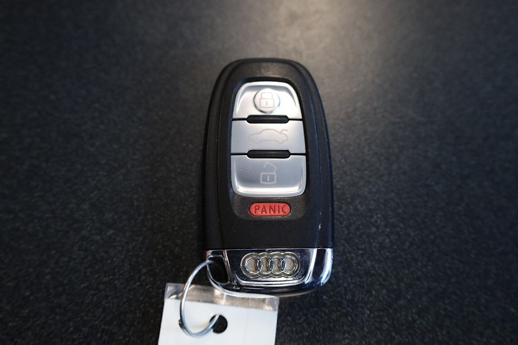 Thumbnail: 2011 Audi S5 - 18