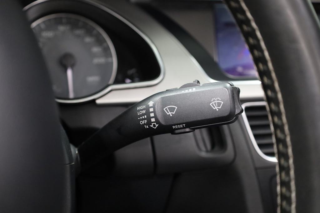 Thumbnail: 2011 Audi S5 - 30