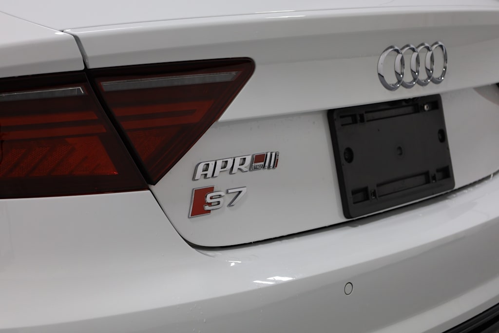 2016 Audi S7  22