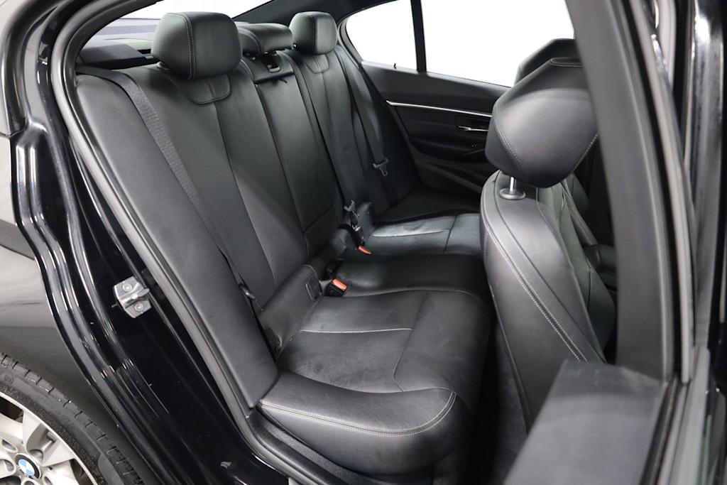 Thumbnail: 2016 BMW 3 Series - 39