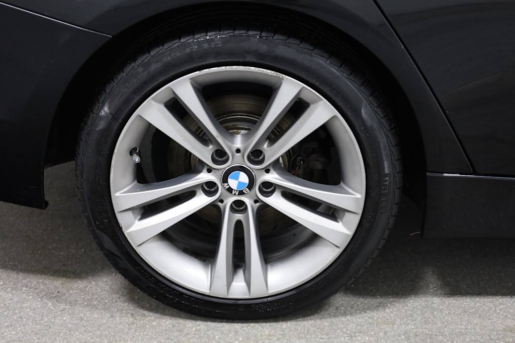 Thumbnail: 2016 BMW 3 Series - 40