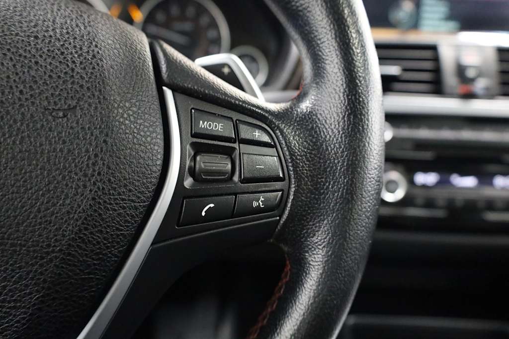 Thumbnail: 2016 BMW 3 Series - 31