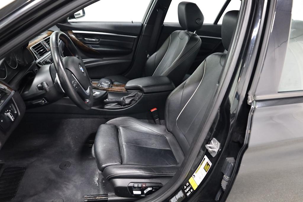 Thumbnail: 2016 BMW 3 Series - 10